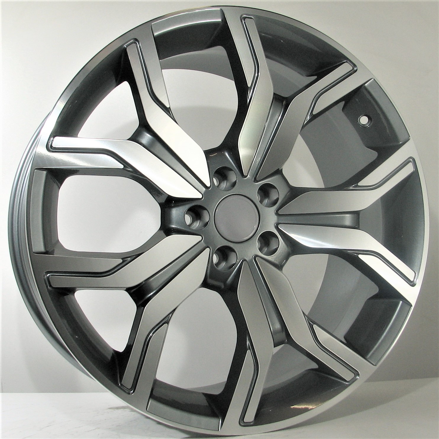 Janta  port 22"x10 ET45 5x120 / Grey Face Machined