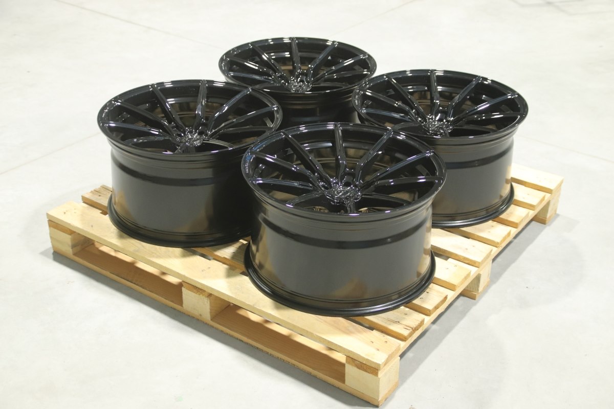 jante Set of CVR4 20x11 ET25 + 20x11 ET30 5x112 Gloss Black