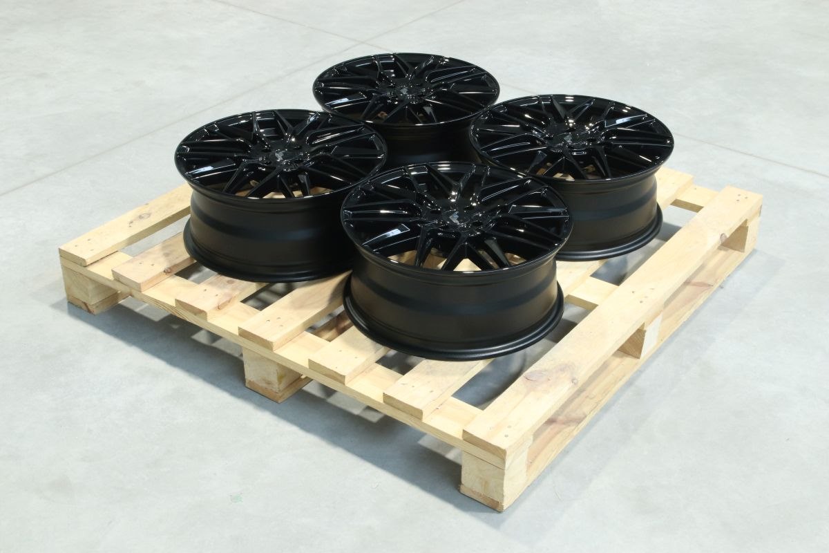 jante Set of JR28 17x7 ET38 4x100 Gloss Black