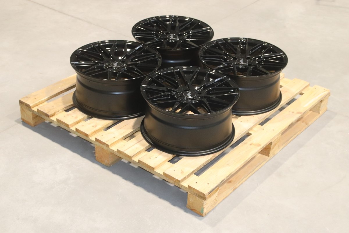 jante Set of JR28 17x8 ET38 4x100 Gloss Black