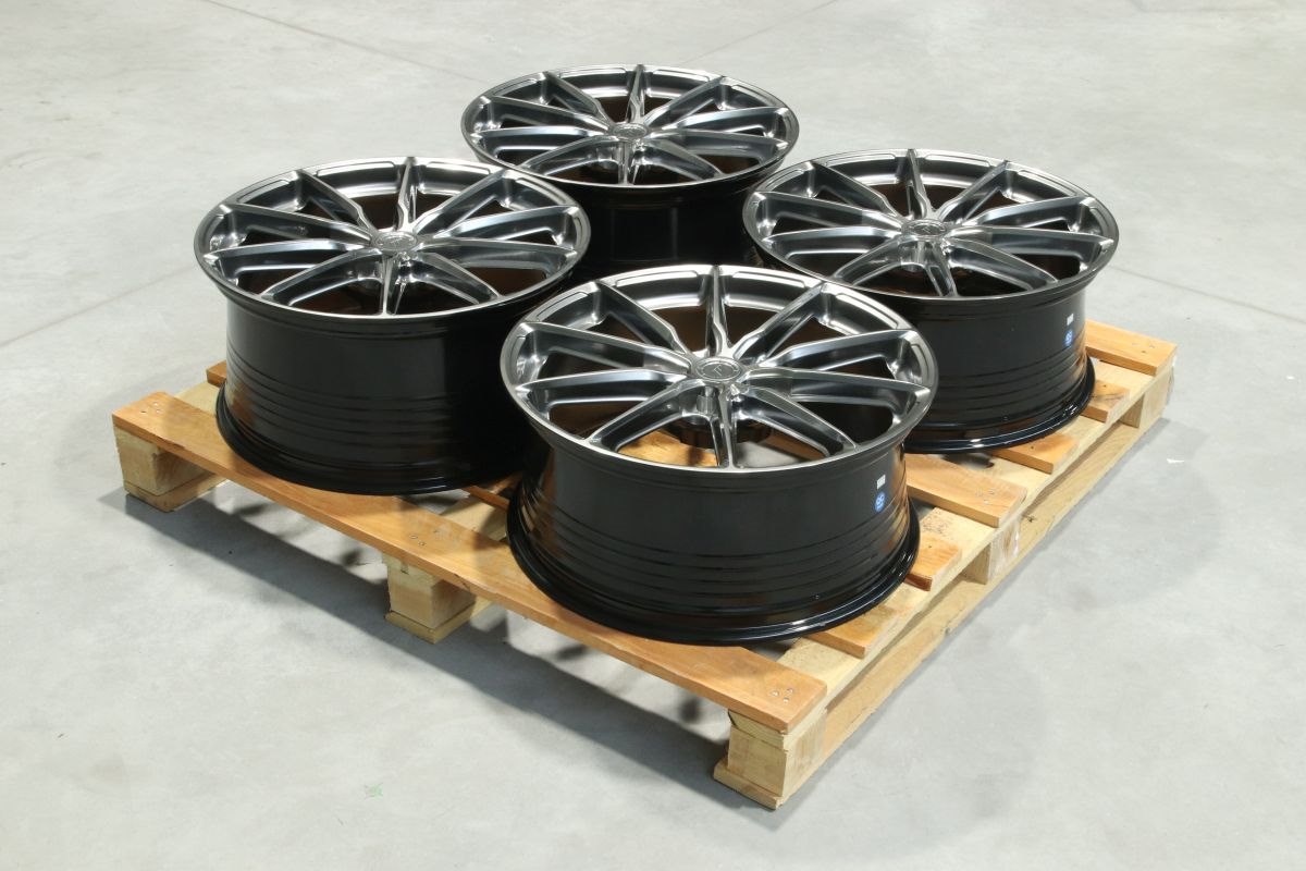 jante Set of JR37 21x9 ET38 + 21x10 ET44 5x108 Hyper Black