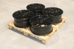 Concaver Set of CVR1 21x9 ET40 5x114,3 Gloss Black