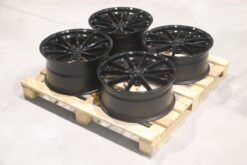 JR Wheels Set of JR37 20x8,5 ET35 + 20x10 ET45 5x120 Gloss Black