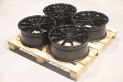 JR Wheels Set of JR37 20x8,5 ET35 + 20x8,5 ET44 5x112 Gloss Black