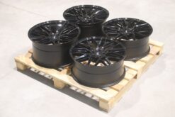 JR Wheels Set of JR28 20x8,5 ET25 + 20x10 ET40 5x112 Gloss Black