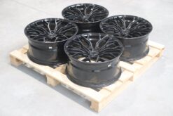 Concaver Set of CVR1 20x9,5 ET33 5x114,3 Double Tinted Black