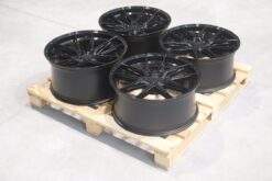 Japan Racing Set of JR44 21x9,5 ET35 + 21x10,5 ET30 5x112 Gloss Black